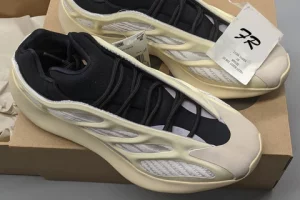 Replica Pk God Yeezy Boost 700 v3 Azael