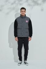 Replica CANADA GOOSE Freestyle down jacket DJ1021169