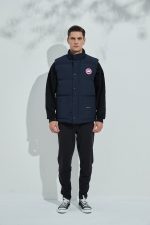 Replica CANADA GOOSE Freestyle down jacket DJ1021168