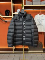 Replica Moncler Men’s Ume Puffer Jacket With Logo